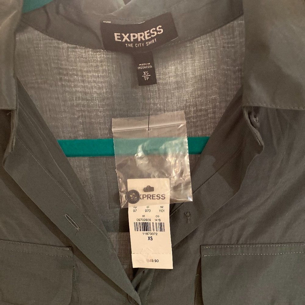 Express - NWT Work Button Up, Green/Grey (XS)